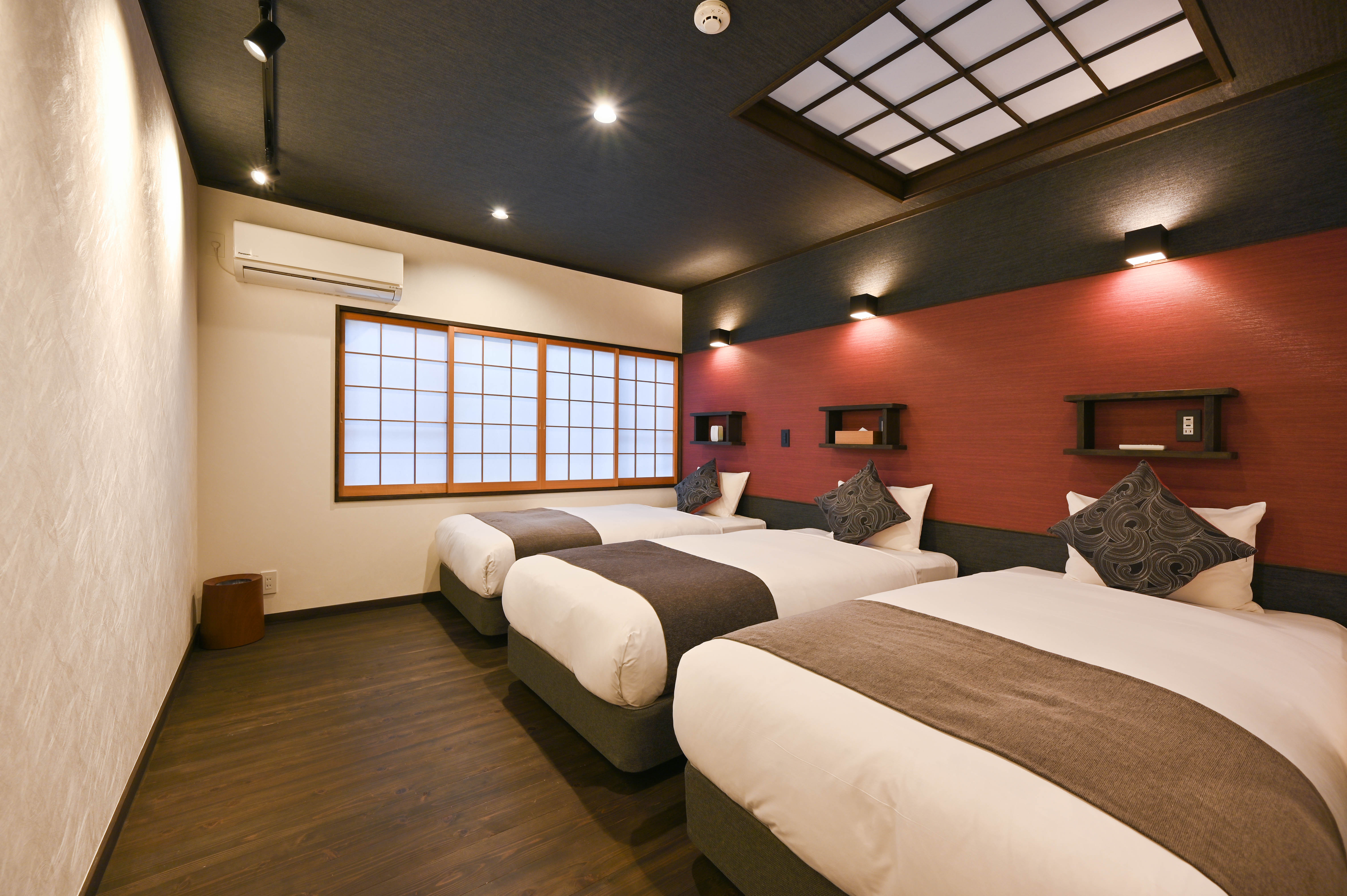 Bedroom B — 3 Beds