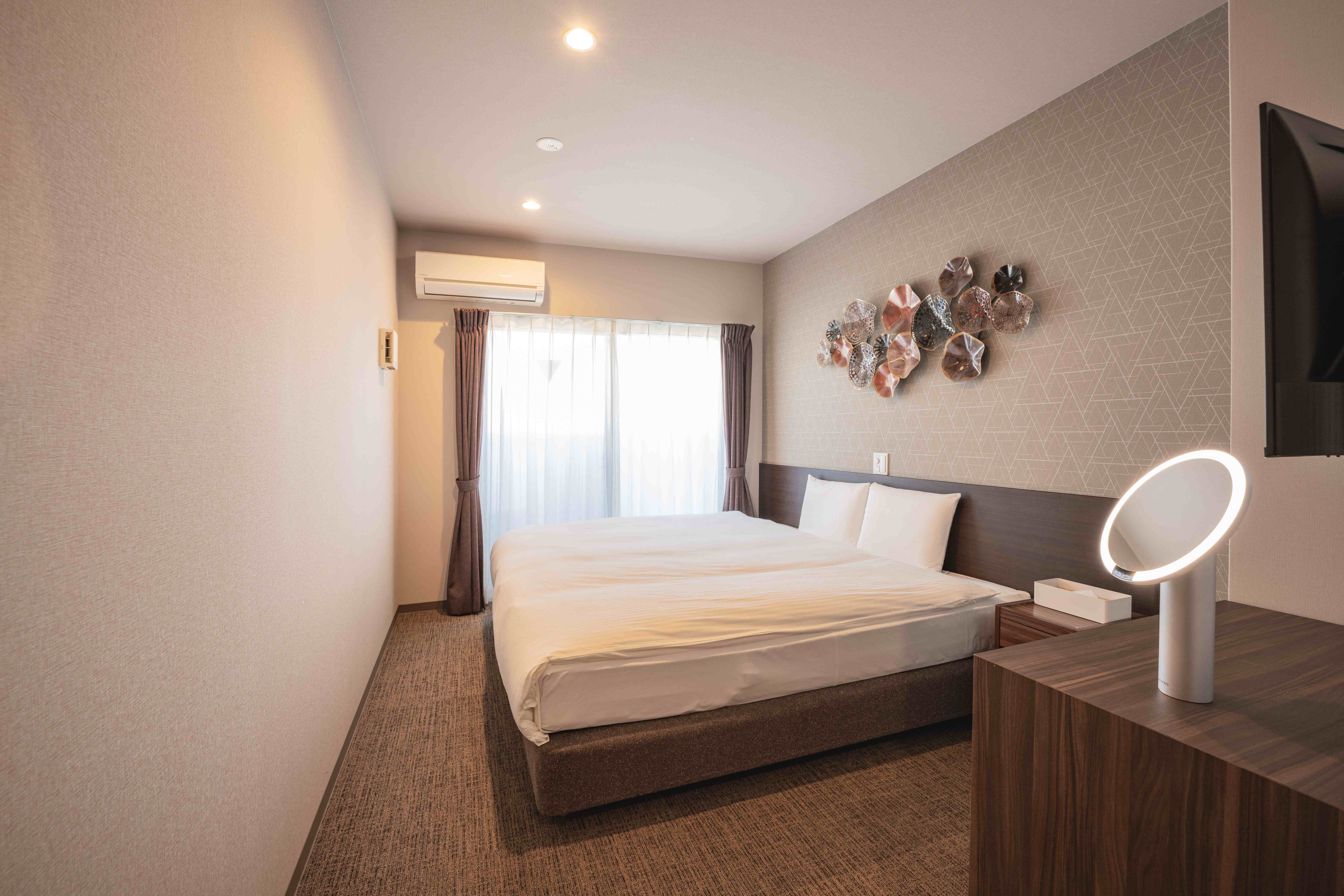 King Room with Balcony — キングルーム バルコニー付