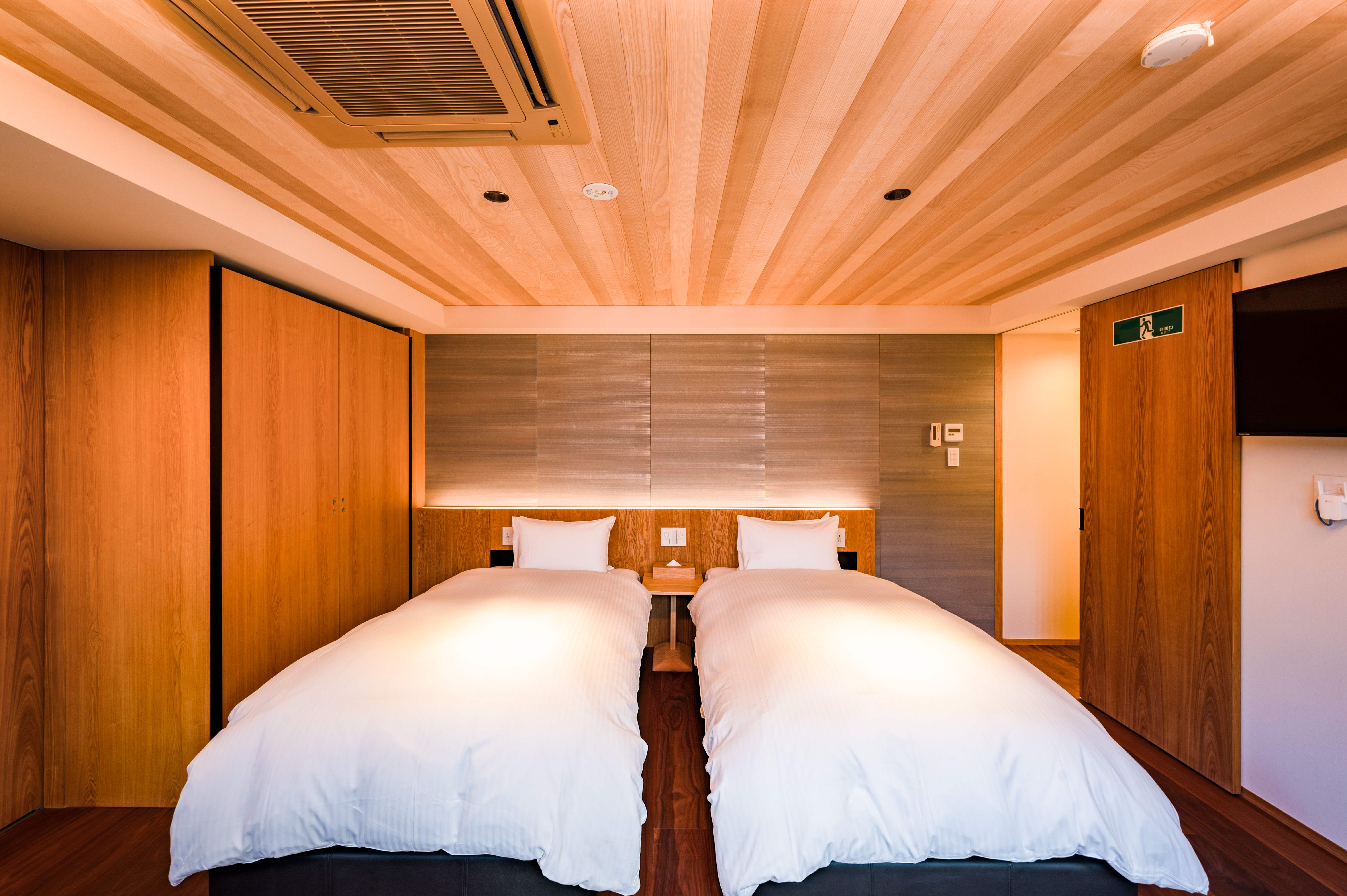 Bedroom 1 — Twin